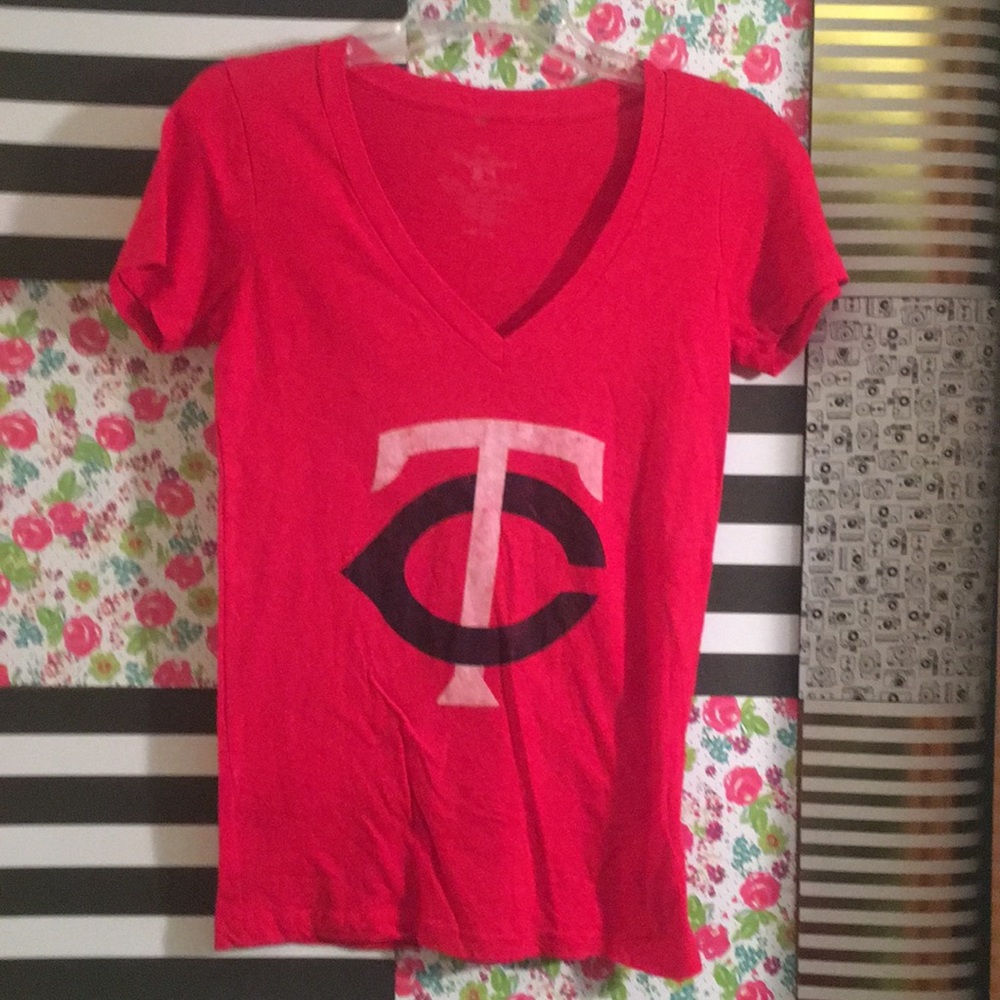 Minnesota Twins vneck tee